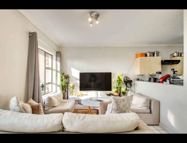 2 BEDROOM APARTMENT FOR SALE IN SANDOWN